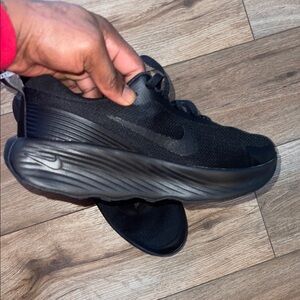 Nike Men's Black Athletic Sneakers